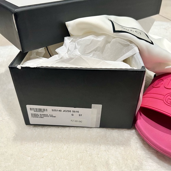 Gucci Logo Rubber Slides in Pink. Size 37 - Picture 6 of 6